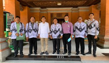 Audiensi dengan asisten walikota